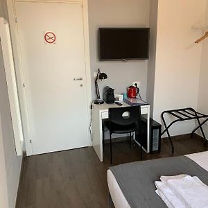 Single Room Private Bathroom